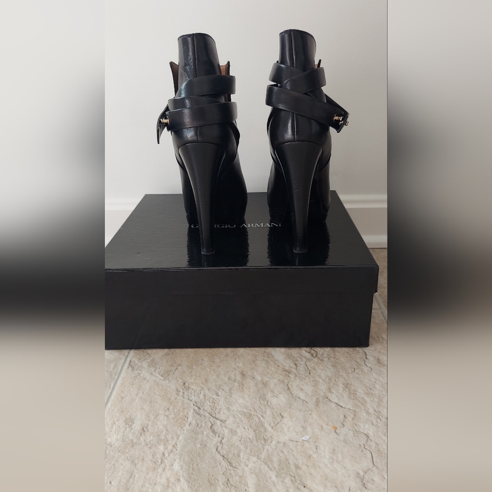 Georgio Armani Ankle Boots 39 - Picture 6 of 6